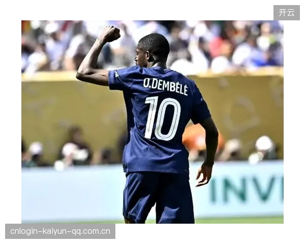 凯恩直塞助攻斯特林单刀破门：足球传奇中的“金球奖”瞬间